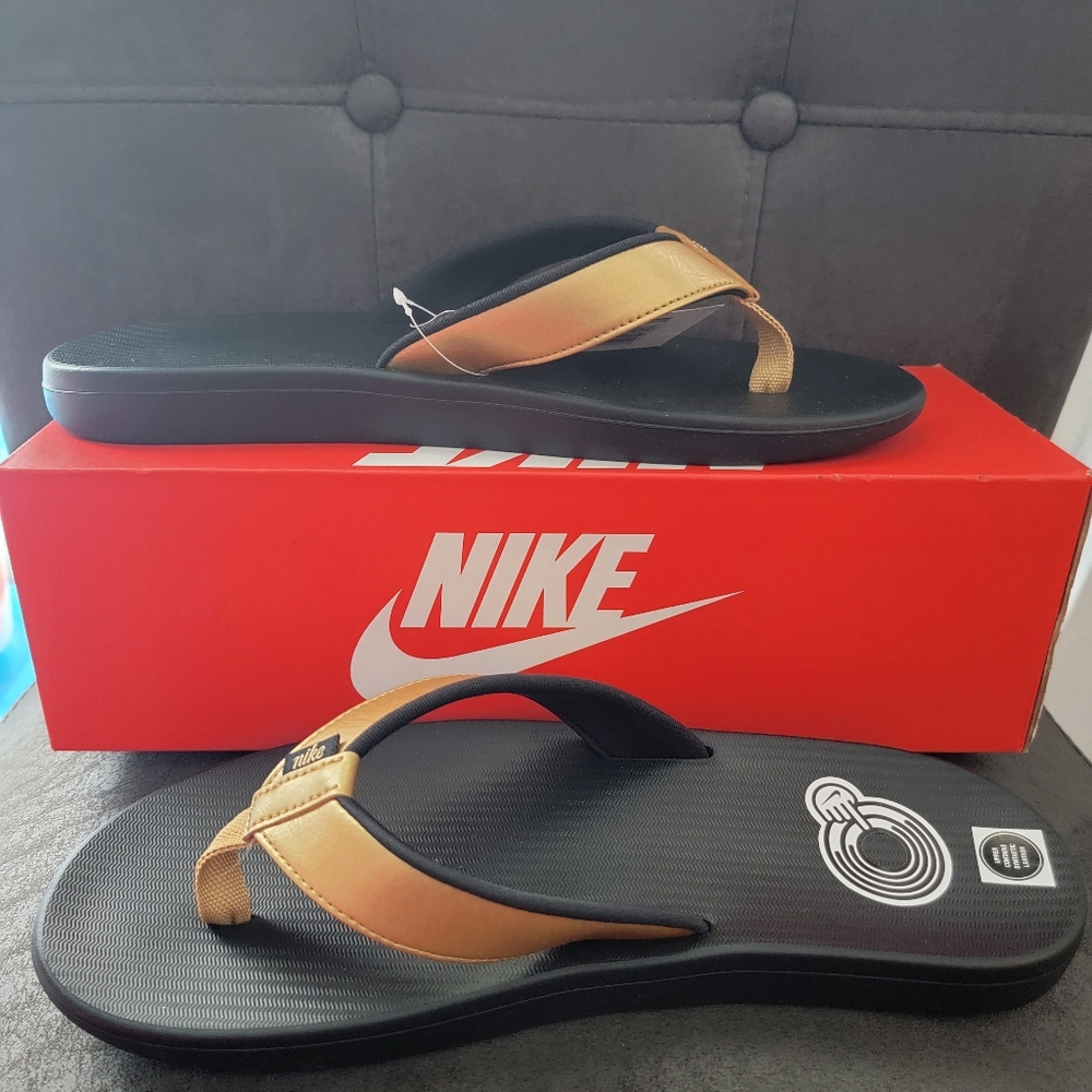 Nike Womens Bella Kai Thong slippers